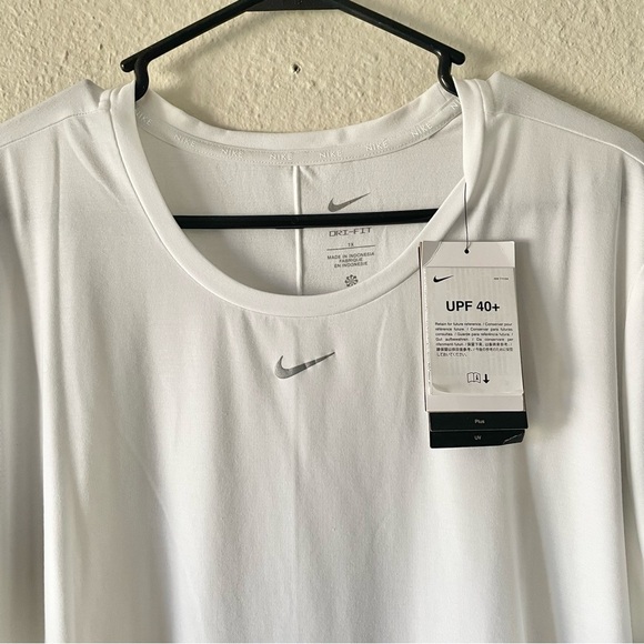 Nike Dri-Fit Athletic Training Shirt Women’s Plus Size 1X White Relaxed DJ6751 - Picture 3 of 13